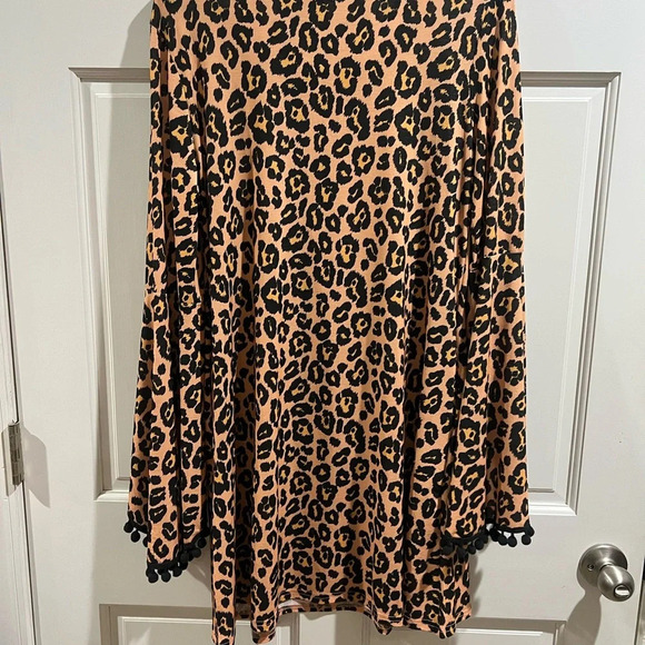 Simply Southern Leopard Print Bell Sleeve Dress Size Medium - Picture 6 of 6